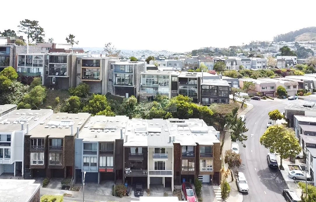 2BR/2BA Single Family House on Topaz Way · San Francisco photo 4