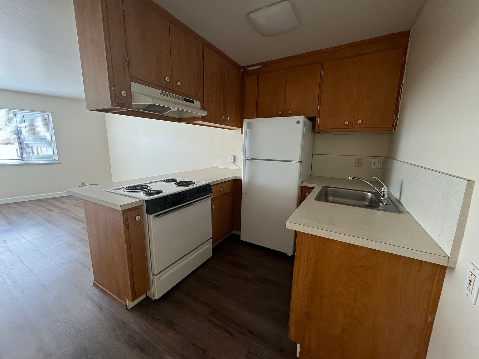 2826 Telegraph Avenue Rentals photo 3