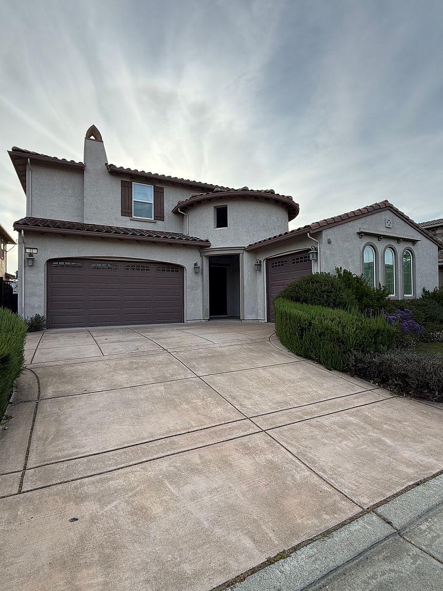 51 Adair Way photo 3