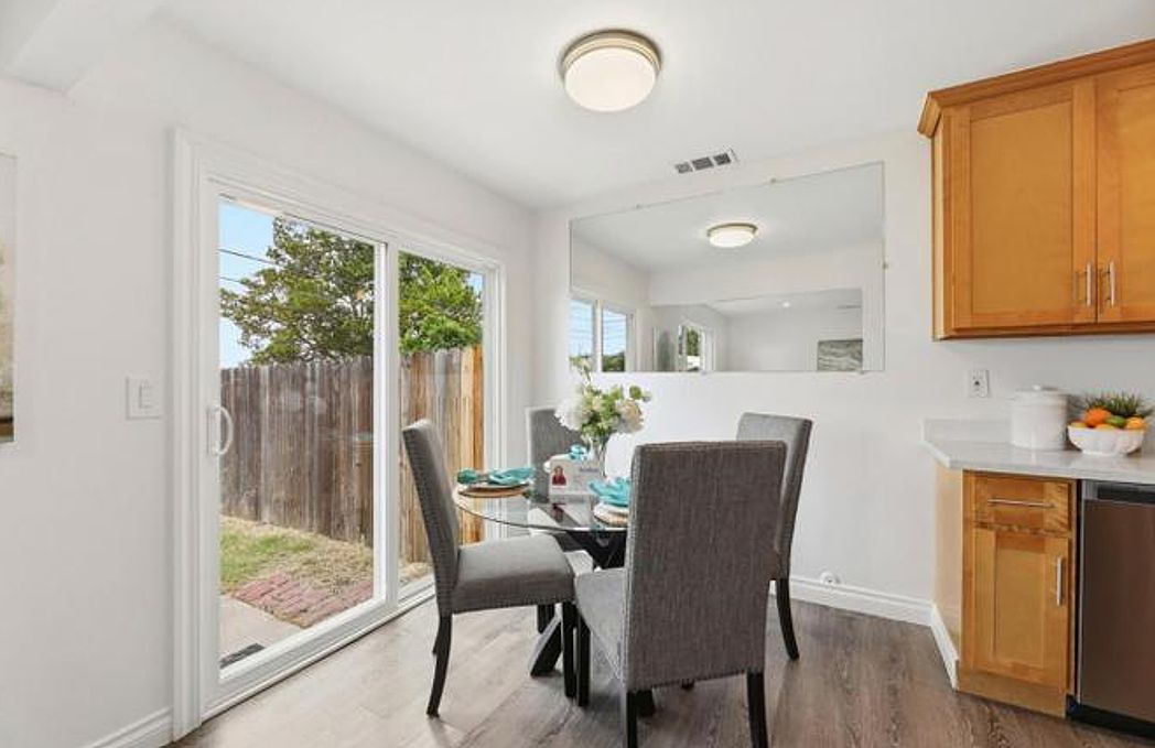 319 Lynn Ave photo 5