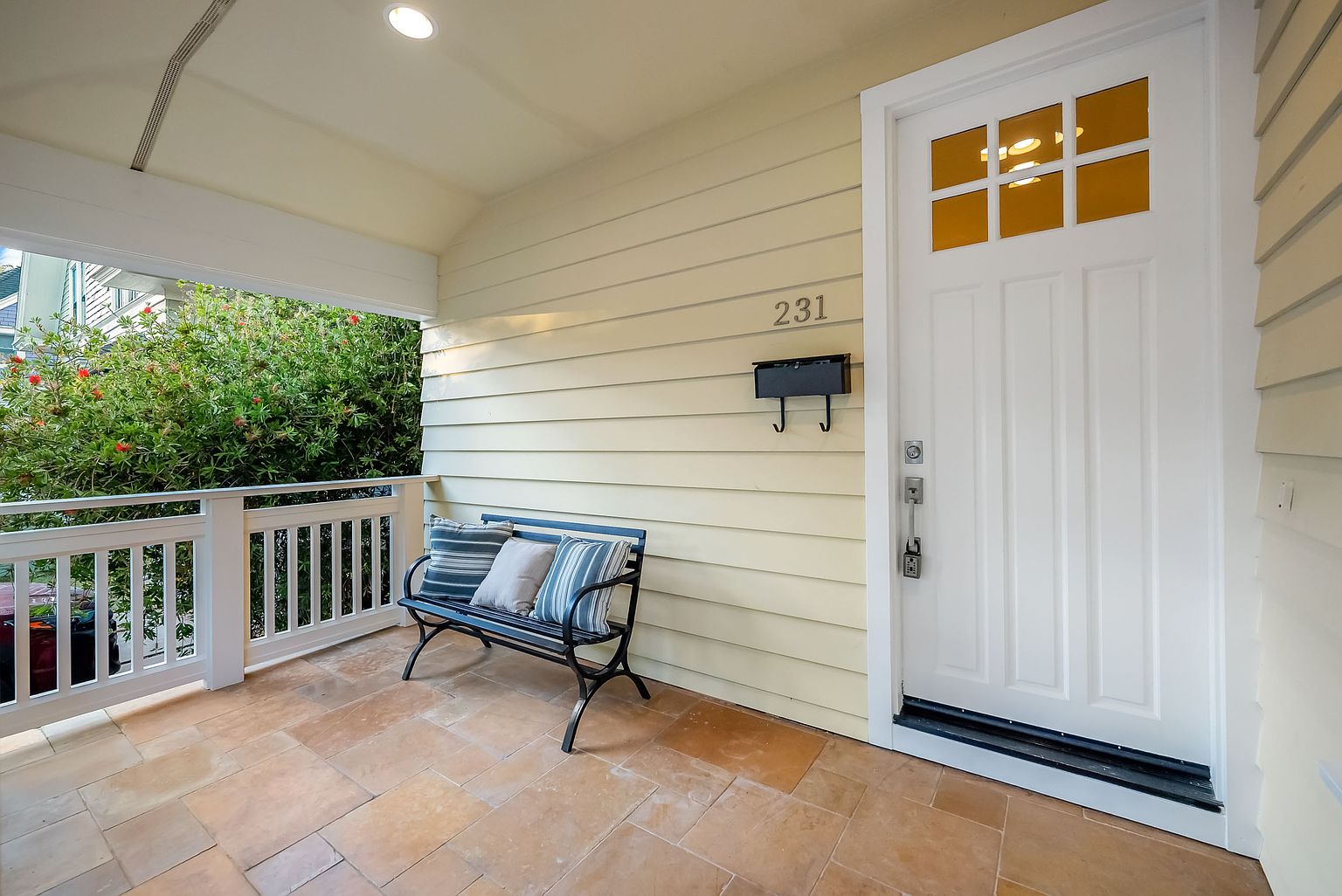 231 Cowper St photo 2