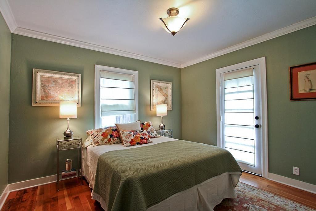 130 Seale Ave photo 3