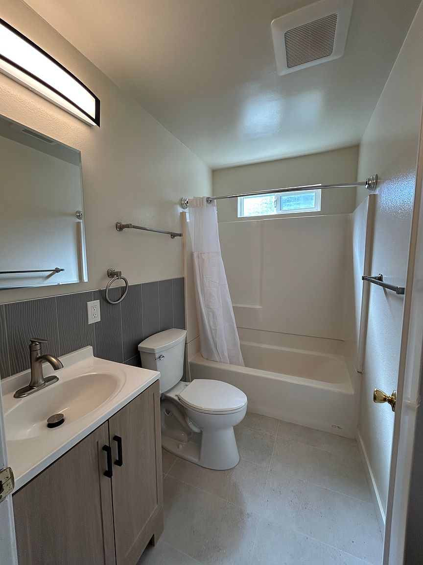 3031-3037 Almat Street photo 5