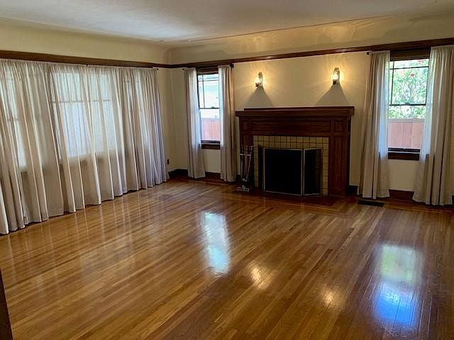 315 View St photo 5
