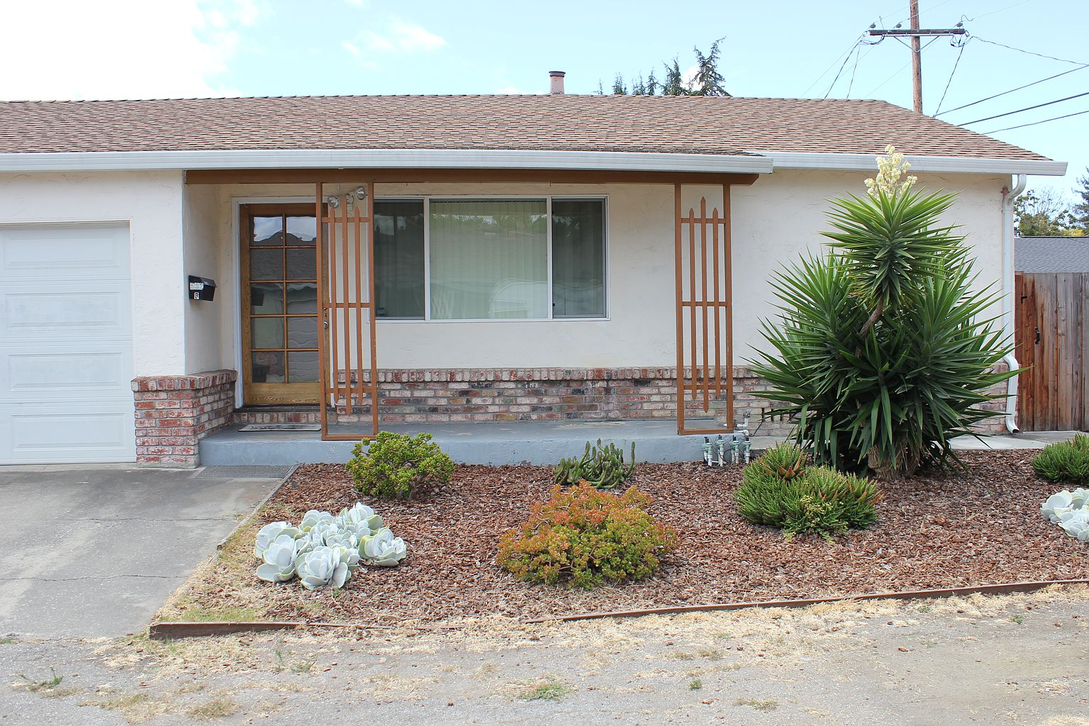 532 Piazza Dr photo 2