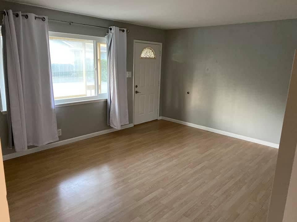 513 Piazza Dr photo 4