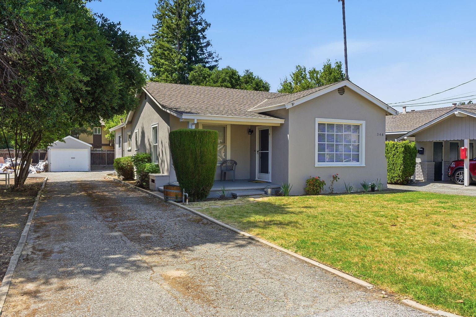 348 Tyrella Ave photo 3