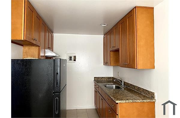 1152 Ayala Dr photo 3