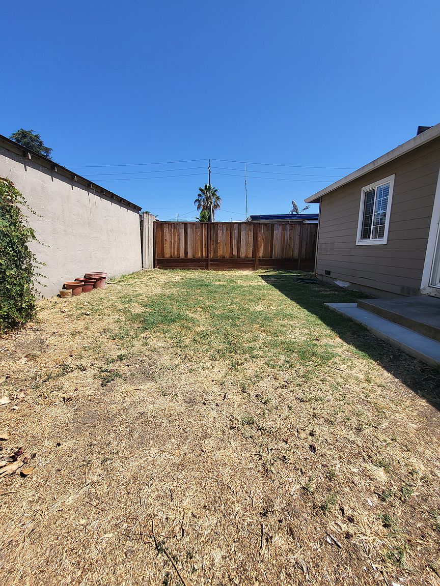 419 E Julian St photo 2