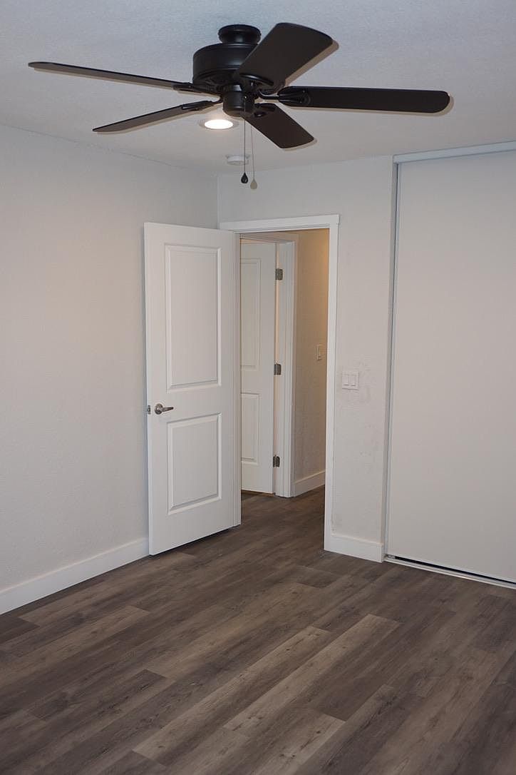 2218 Harrison St photo 5