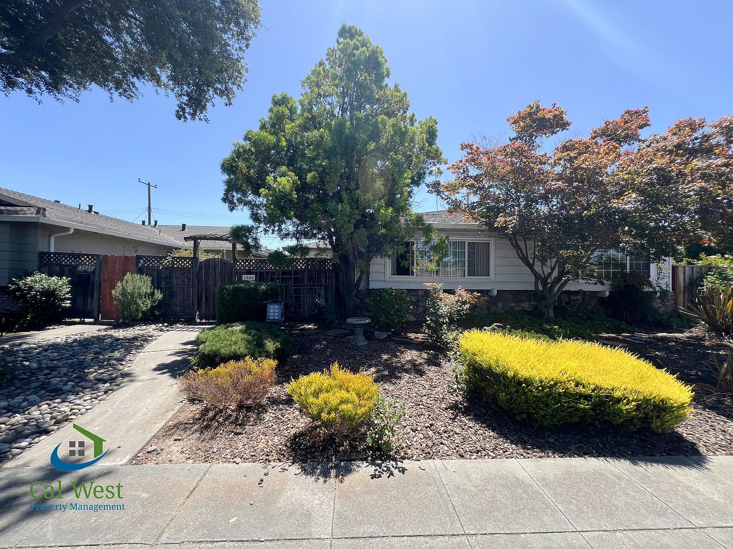 2846 Regnart Way photo 2
