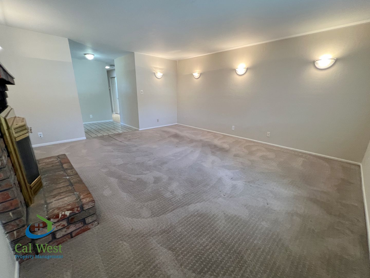 2846 Regnart Way photo 4