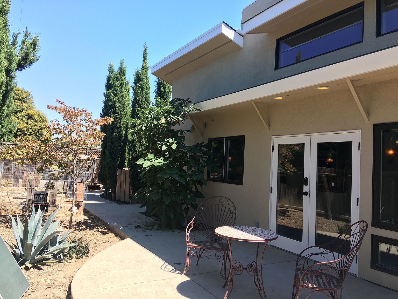 663 Fenley Ave photo 2