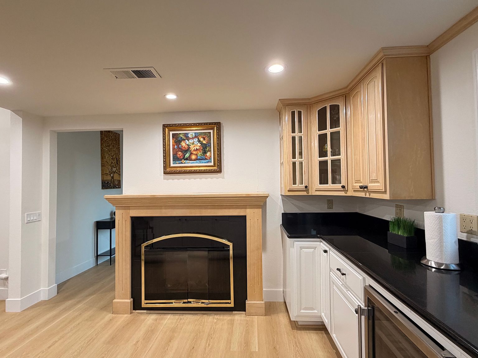 155 Harold Ave photo 4