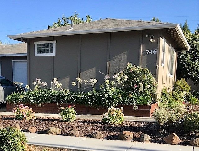 746 W Hacienda Ave photo 2