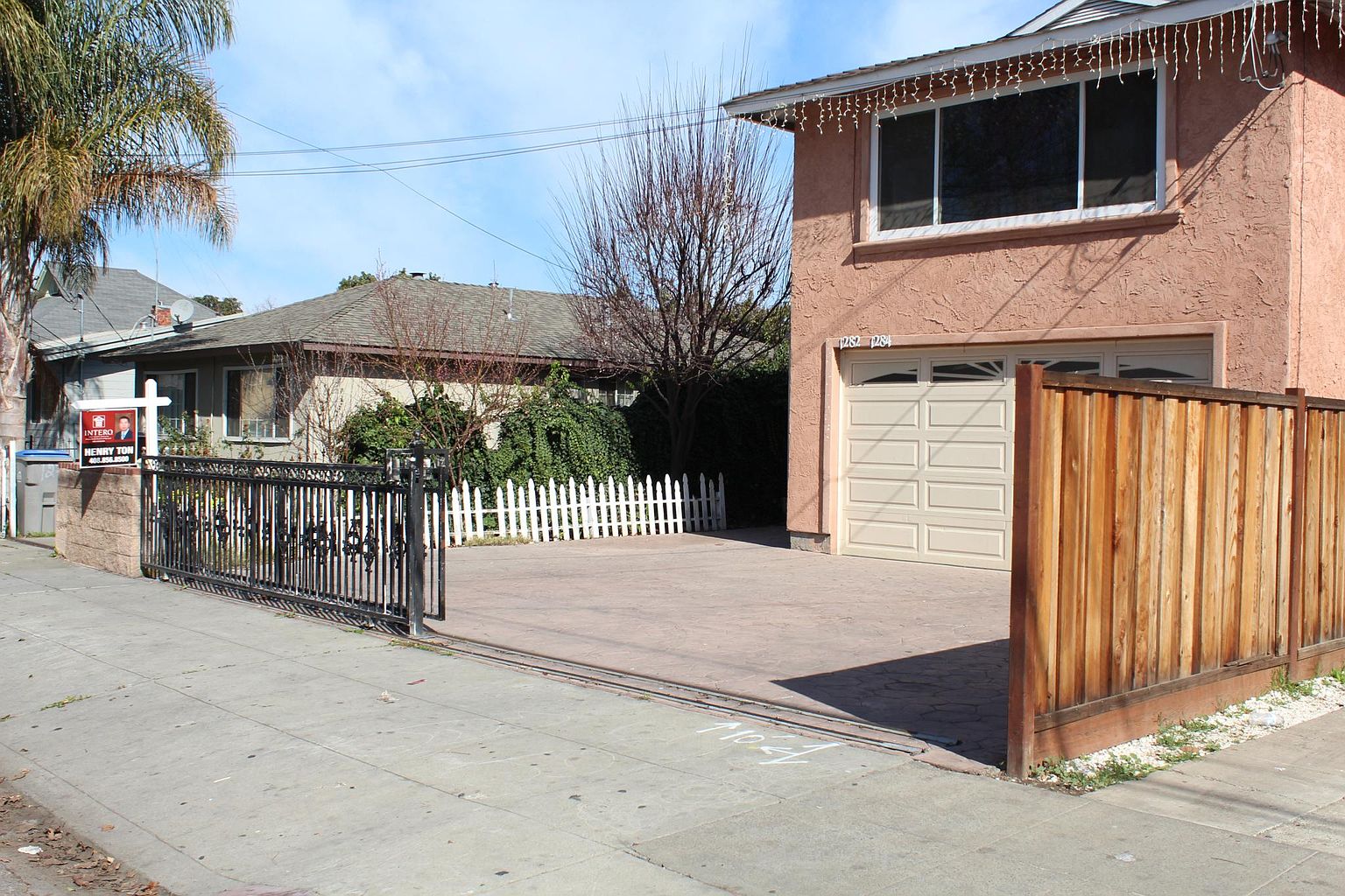 1282 Plum St photo 2