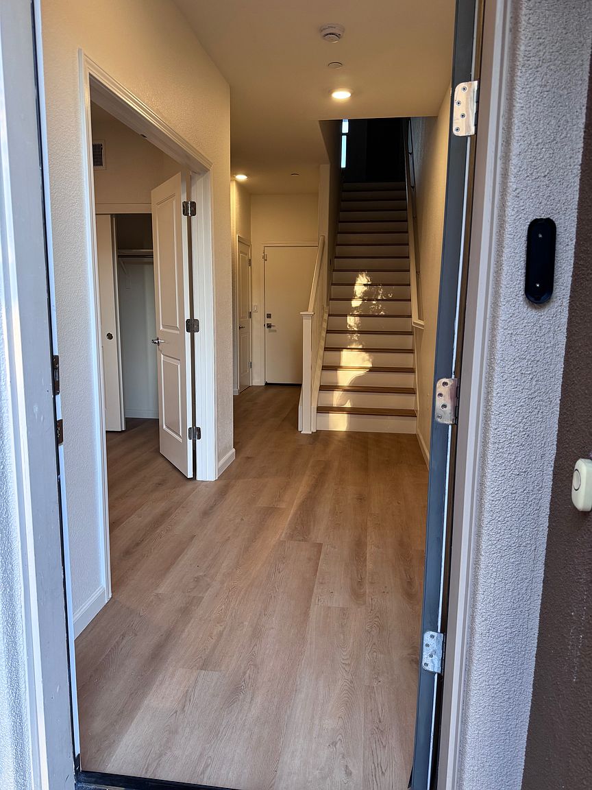 2756 Ferrara Cir photo 4