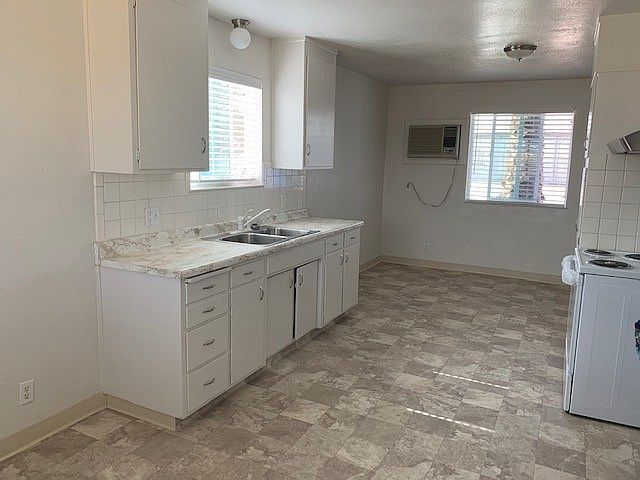 24365 S International Pkwy photo 5