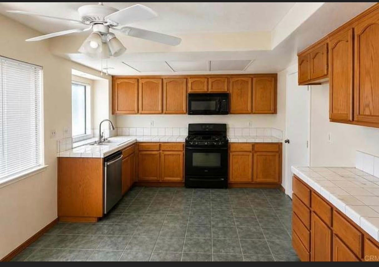 1880 Paradise Valley Ct photo 4
