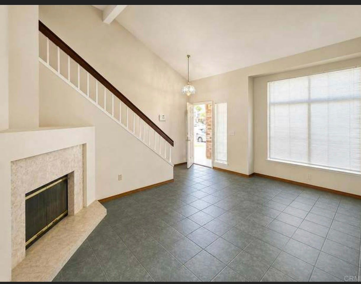 1880 Paradise Valley Ct photo 2