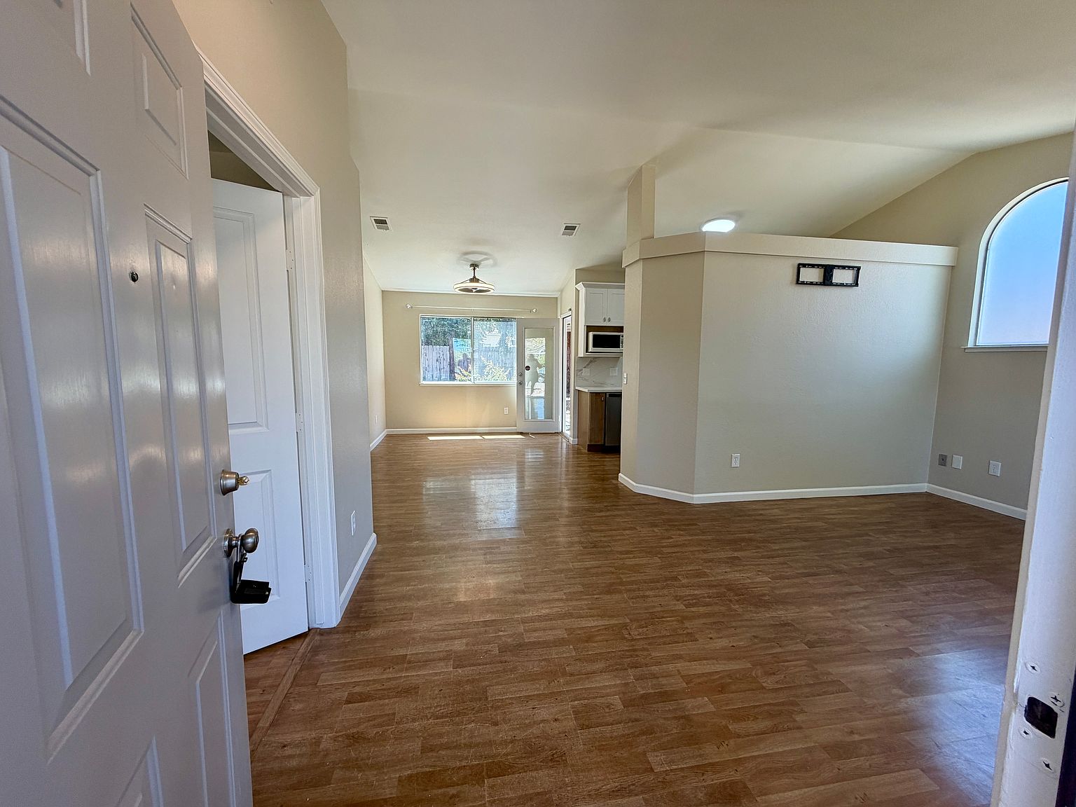 1770 Lavelle Smith Dr photo 2