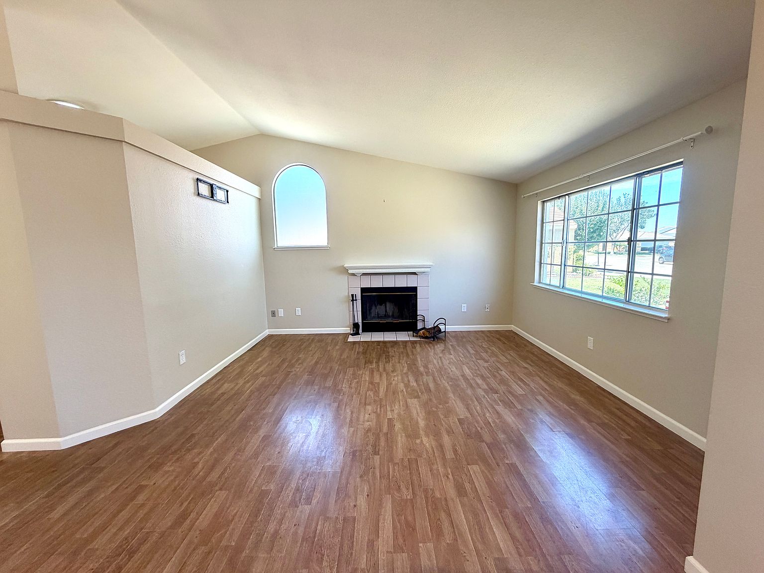 1770 Lavelle Smith Dr photo 3