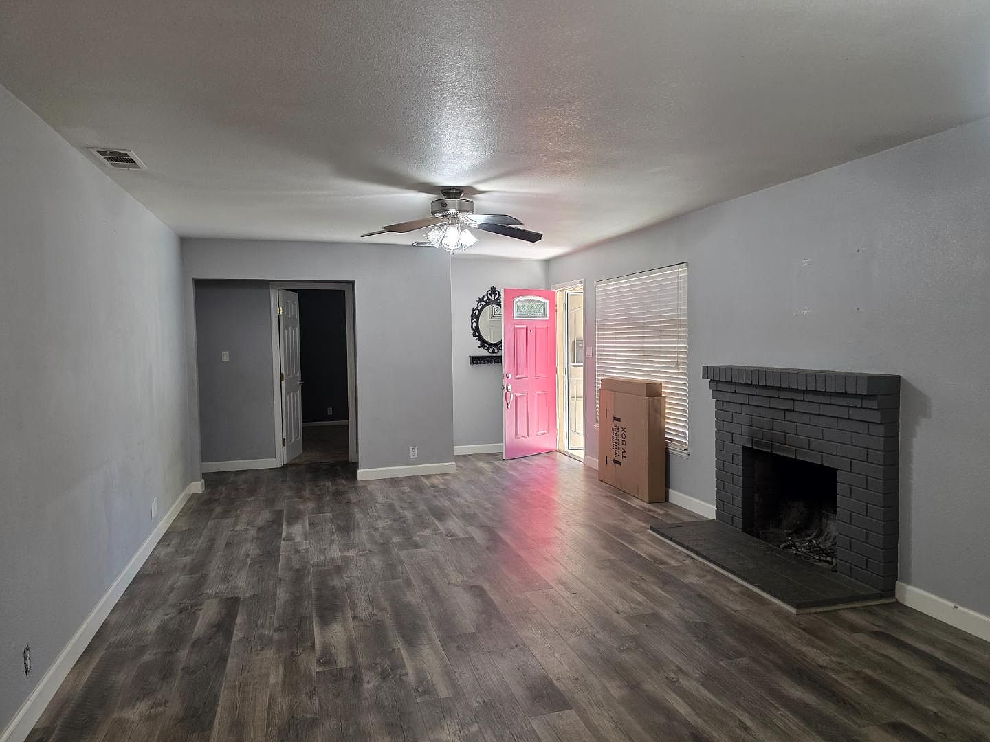 1225 W Beverly Pl photo 3