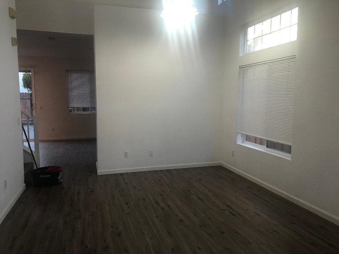 1350 Heatherfield Way photo 3