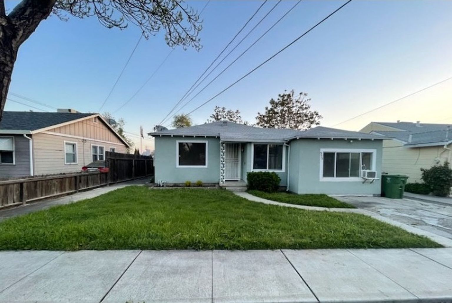 555 W Whittier Ave Tracy, CA 95376 photo 3