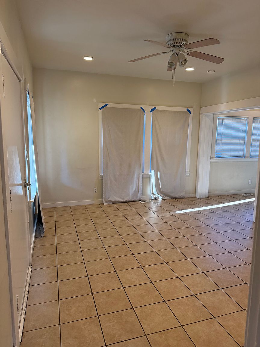 1363 Holly Dr photo 5