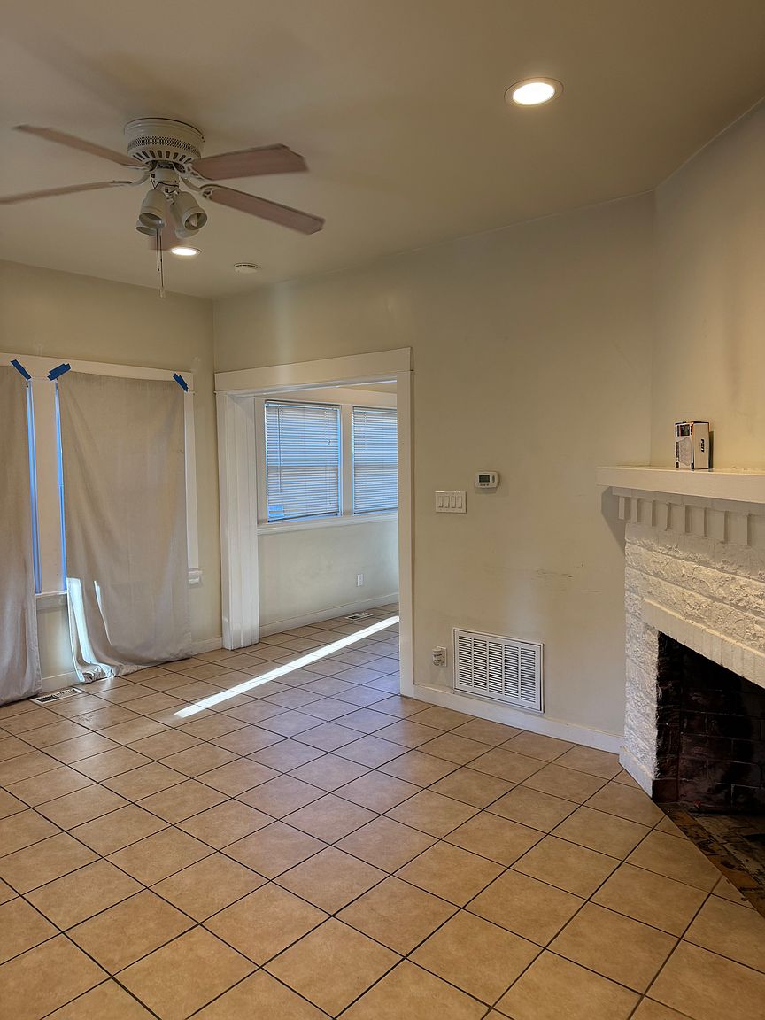 1363 Holly Dr photo 3