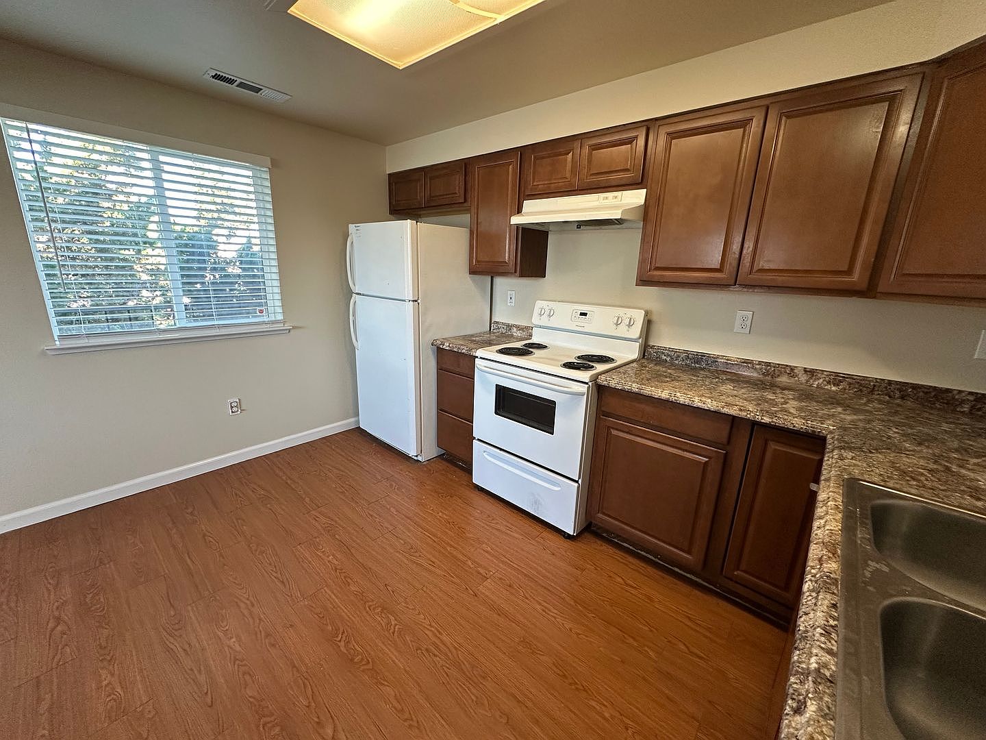 1630 Parker Ave photo 5