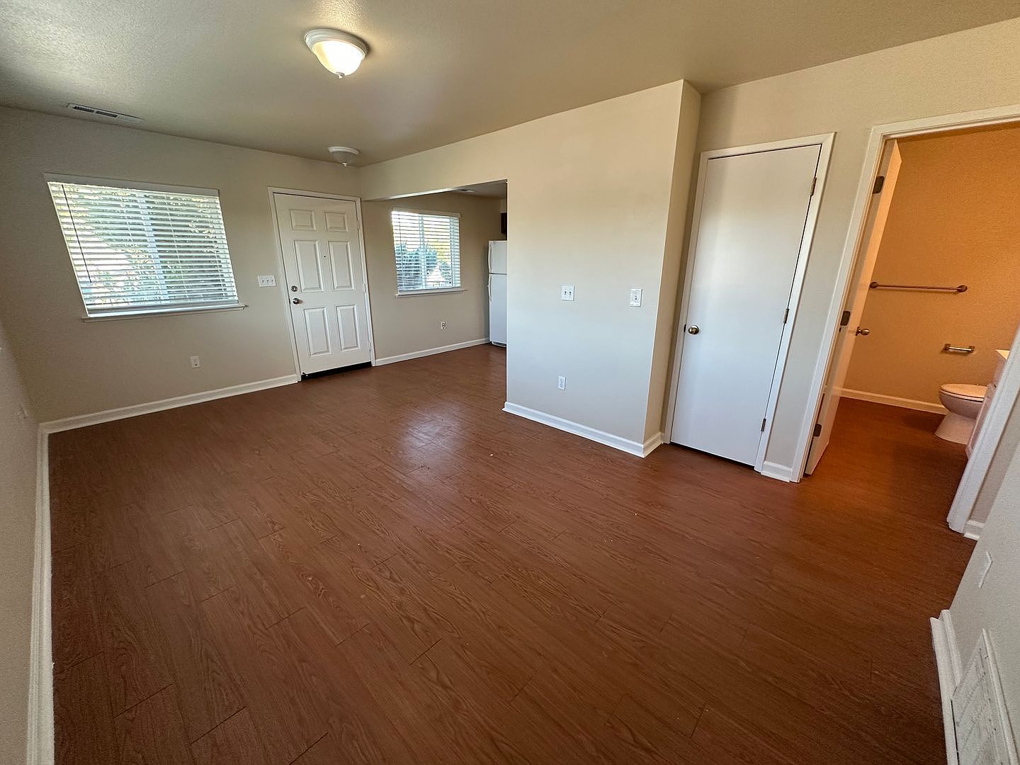 1630 Parker Ave photo 3