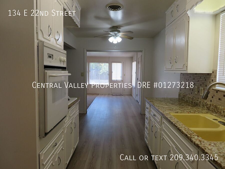 134 E 22nd St photo 4