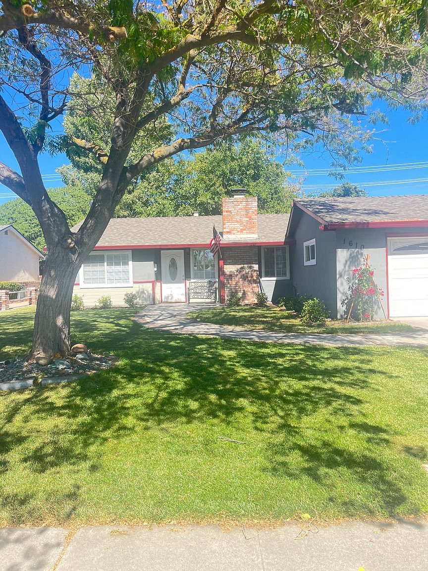 1610 Franklin Ave photo 2