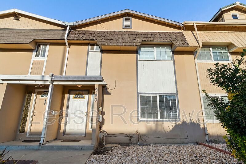 940 Palm Cir Tracy, CA 95376 photo 2