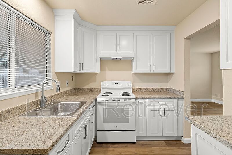 940 Palm Cir Tracy, CA 95376 photo 5
