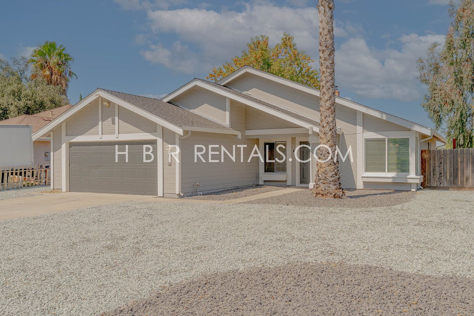 435 Palm Cir photo 4