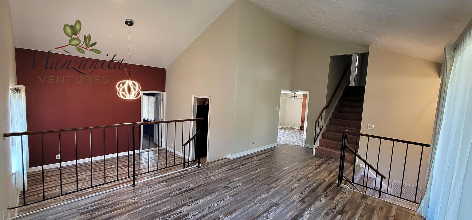 152 Redwood Ave photo 5