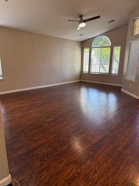 1491 Velasquez Ln photo 3
