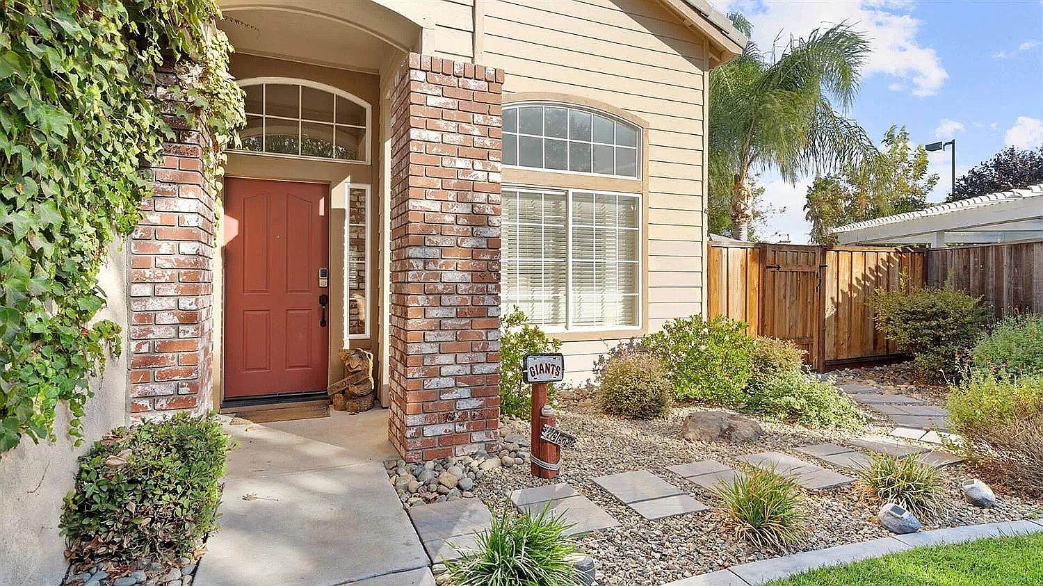 2293 Joseph Damon Dr photo 5