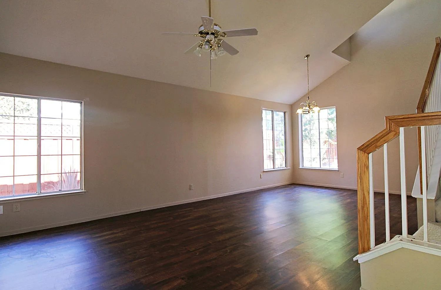 892 Winter Ln photo 3