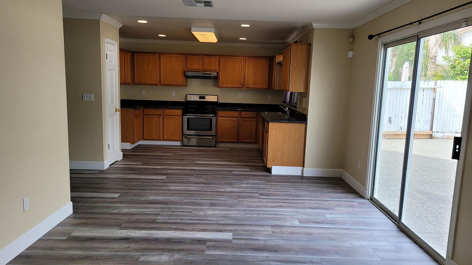 804 Bogetti Ln photo 2