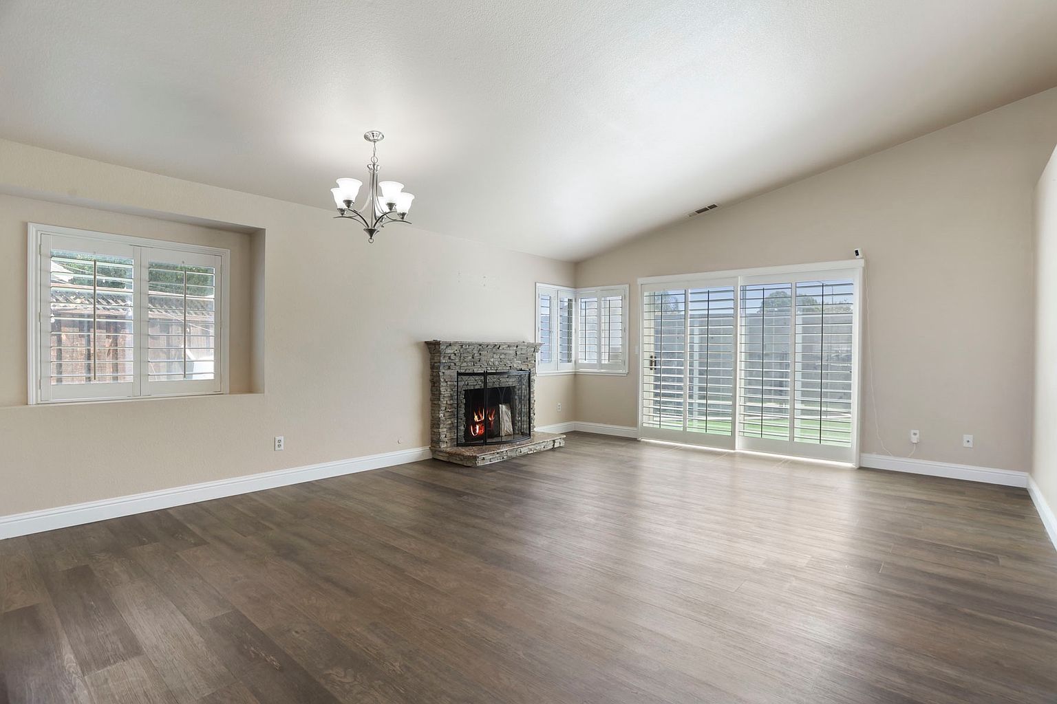 12 Phillips Ct photo 2