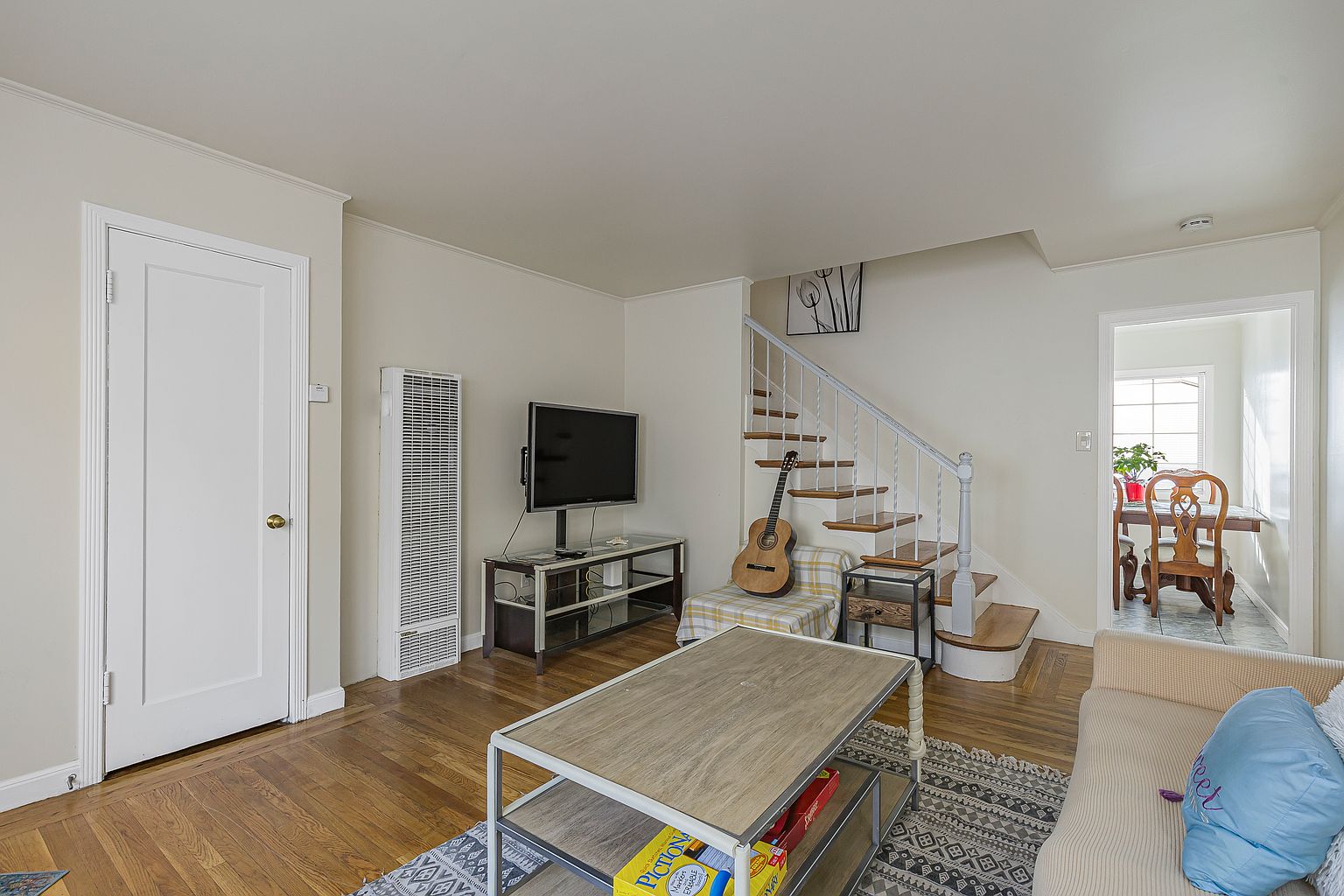 104 Santa Barbara Ave photo 2