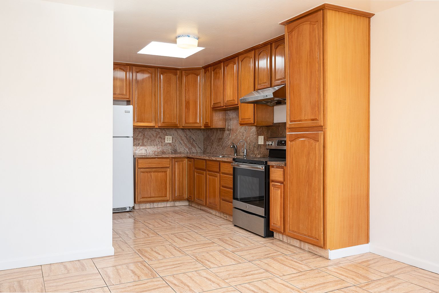 49 E Moltke St photo 5
