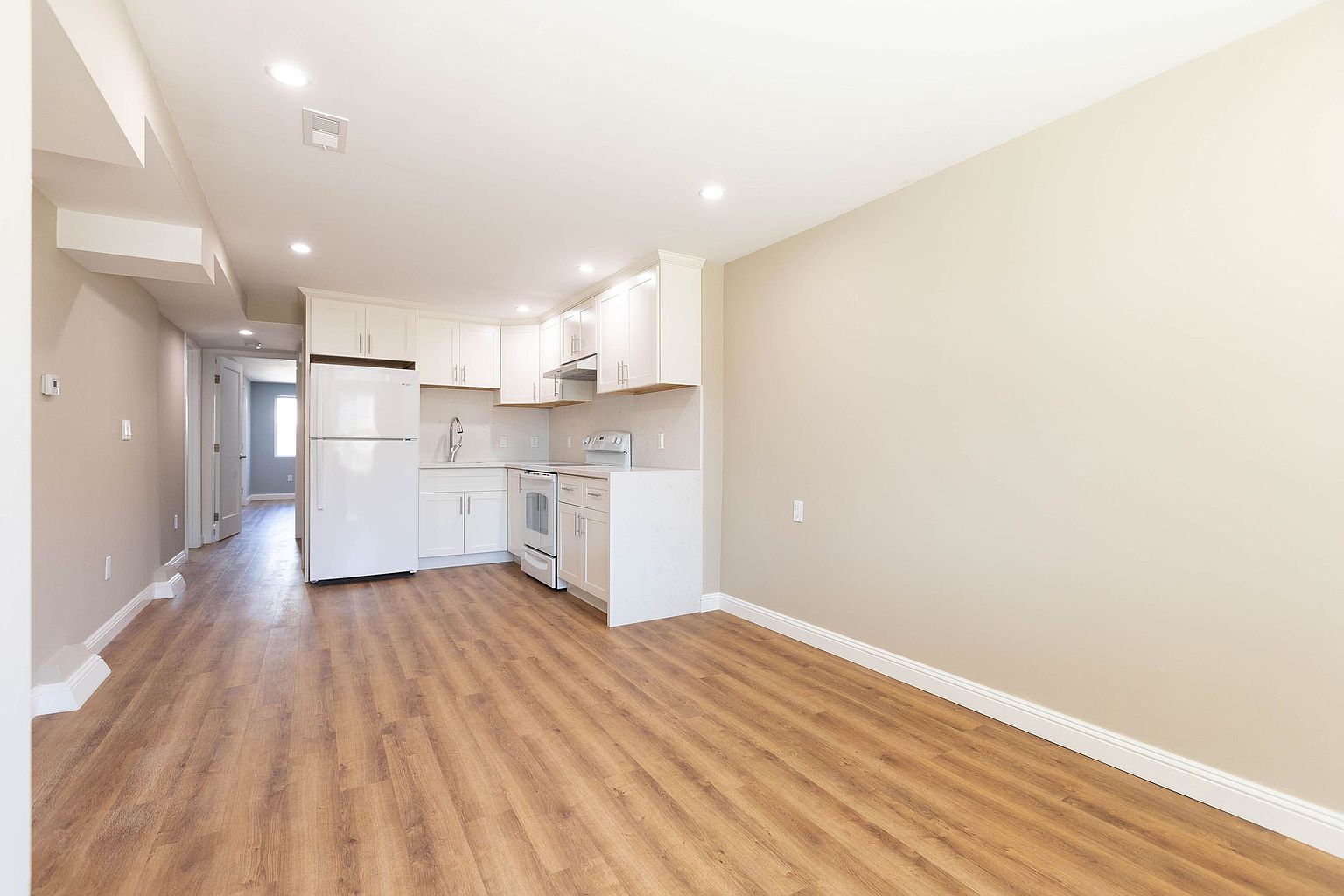 2BR/1BA Single Family House on Oriente St · Brisbane photo 4
