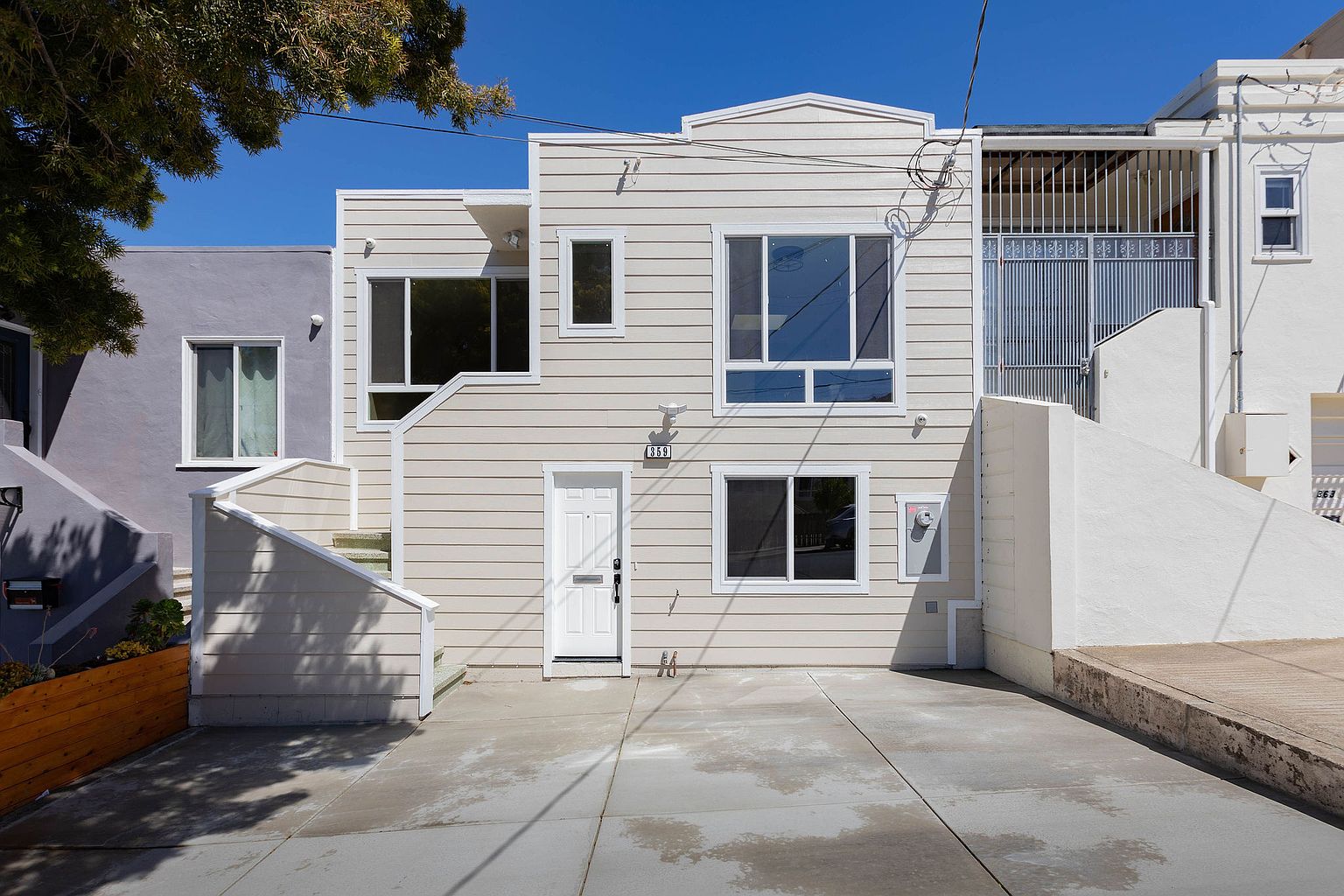 2BR/1BA Single Family House on Oriente St · Brisbane