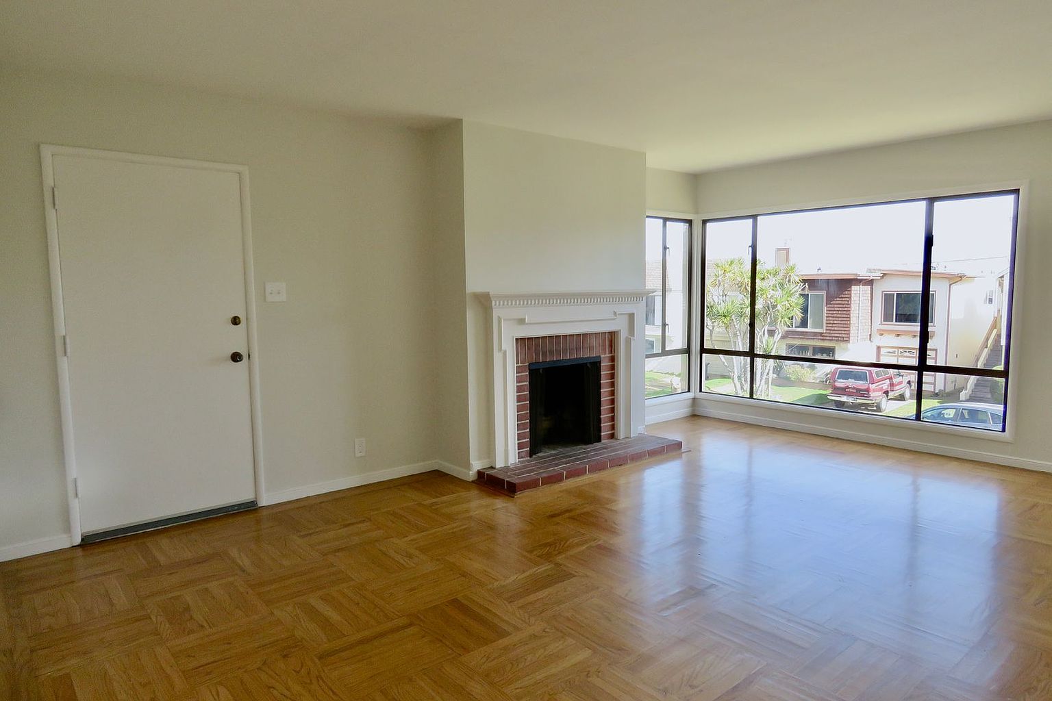 52 Oakmont Dr photo 2