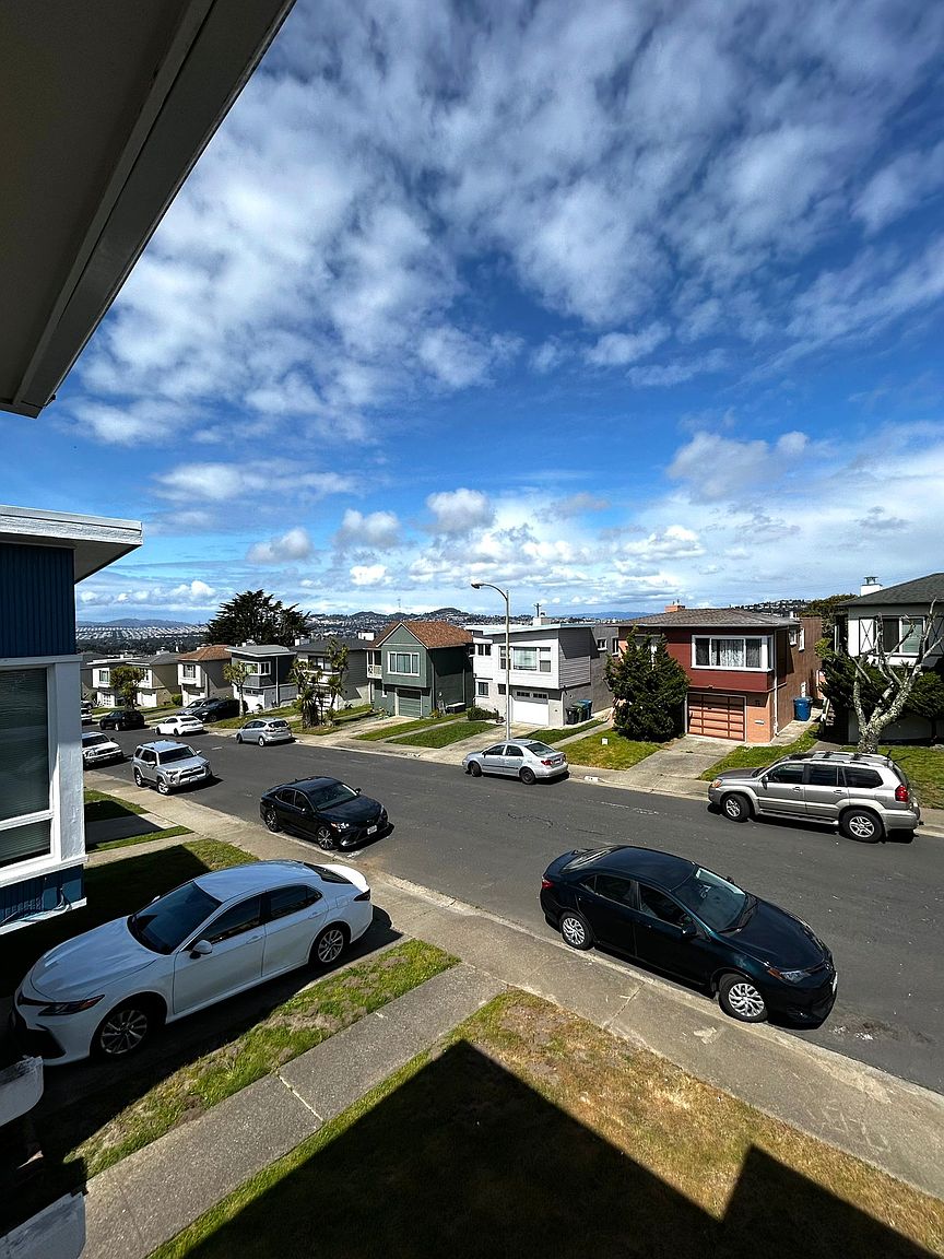 4BR/2BA Single Family House on Avalon Dr · Daly City photo 3